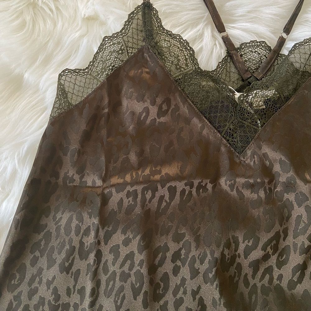 La Miel Lace Trim Silky Camisole Leopard Print Olive Color Size Large NWT - Picture 5 of 7
